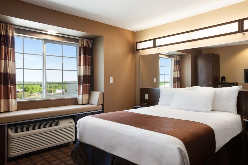 Quality Inn & Suites Kenedy - Karnes City Exteriér fotografie