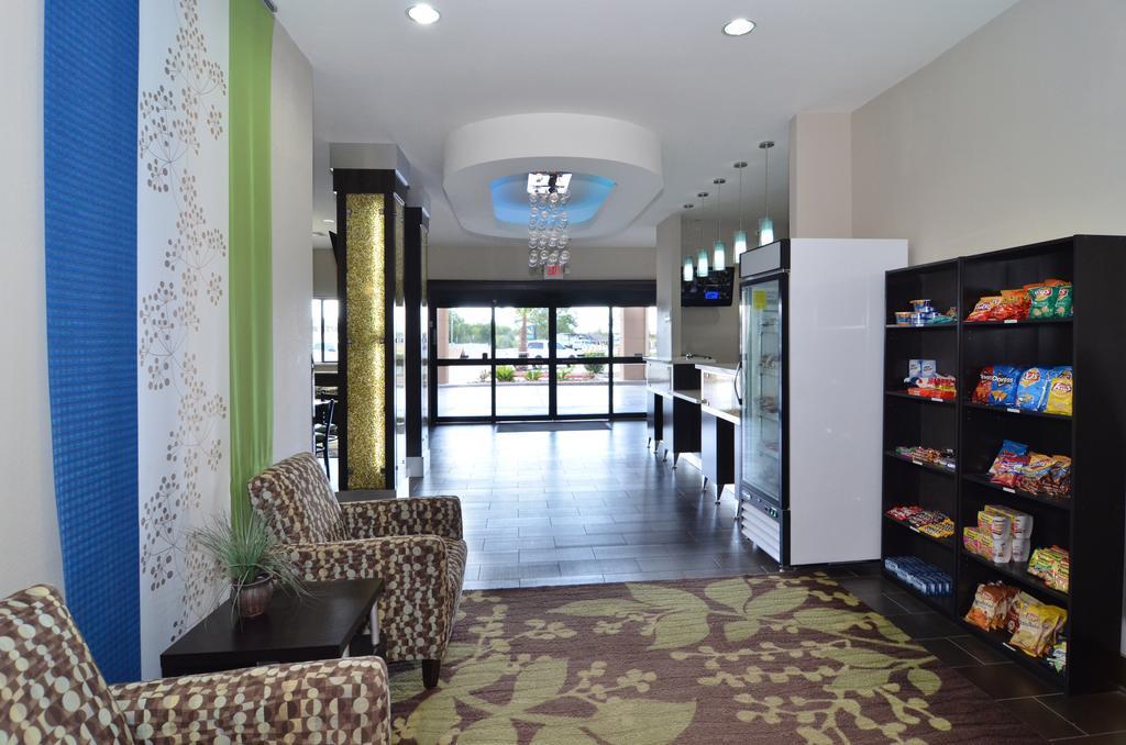 Quality Inn & Suites Kenedy - Karnes City Exteriér fotografie