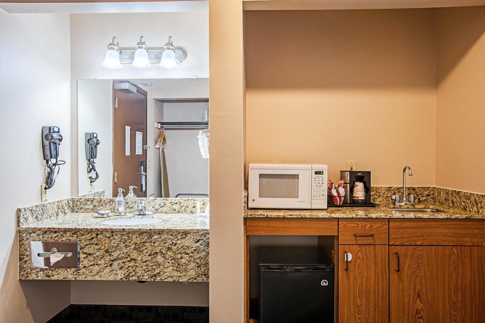 Quality Inn & Suites Kenedy - Karnes City Exteriér fotografie