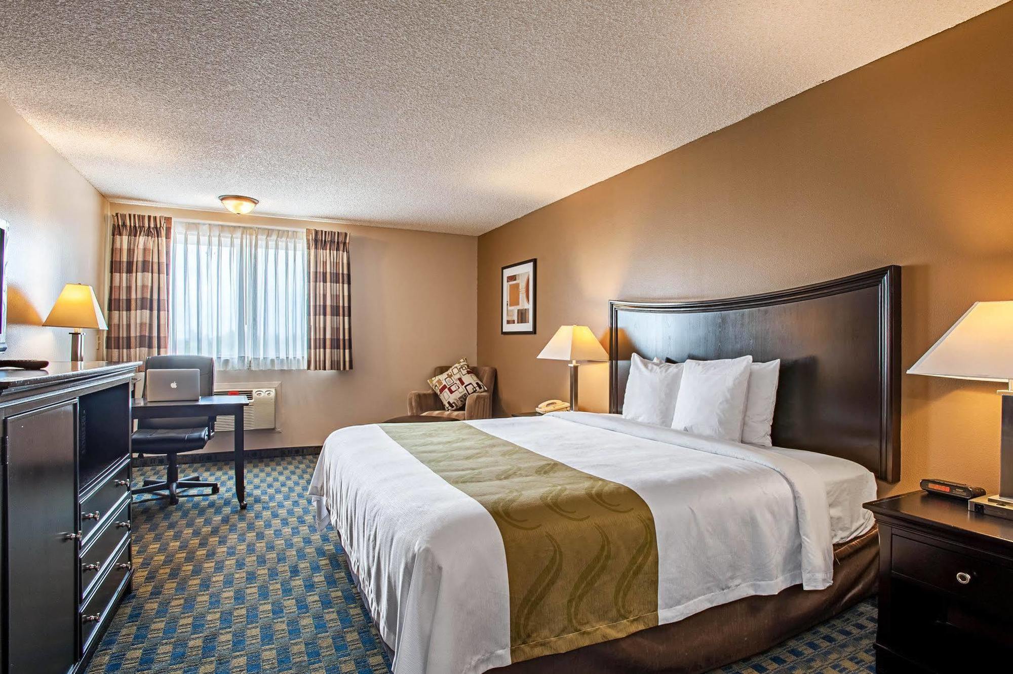 Quality Inn & Suites Kenedy - Karnes City Exteriér fotografie
